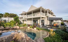 Sir Roys Guesthouse At The Sea
